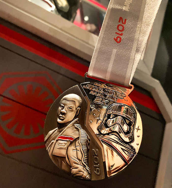 New Star Wars 2019 Rivals Run Disney World Half Marathon 13.1 2019  Medal 