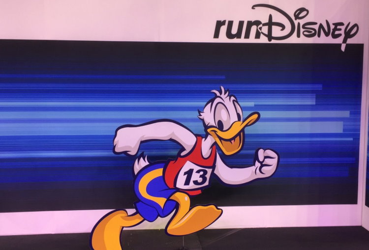 Donald Duck runDisney sign