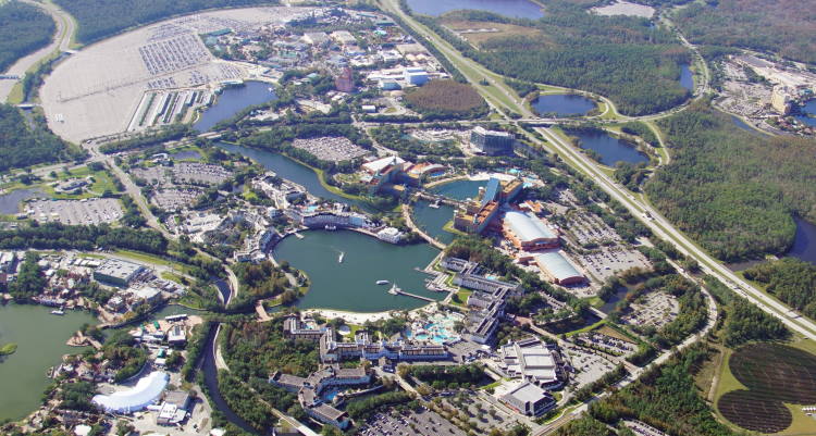 How long is the walk between Disney's Hollywood Studios, the Yacht Club ...