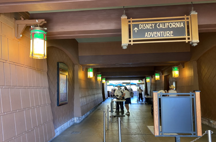 Grand Californian Hotel entrance to Disney California Adventure