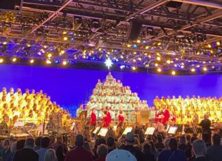 2026 EPCOT Candlelight Processional Celebrity Narrators Schedule EPCOT's Candlelight Processional with Geena Davis.