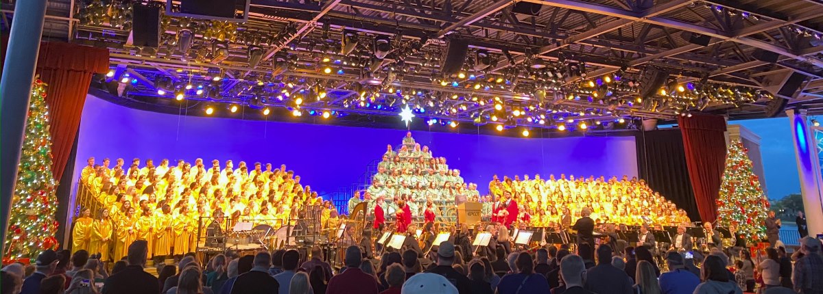 EPCOT's Candlelight Processional with Geena Davis.