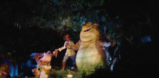 Animatronics on Tiana's Bayou Adventure.