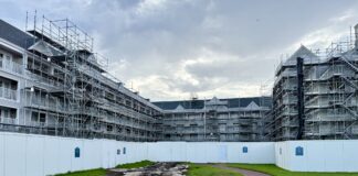 Disney’s Yacht Club Resort Still Has A LOT of Scaffolding Up Scaffolding up around the outside of Disney's Yacht Club resort.